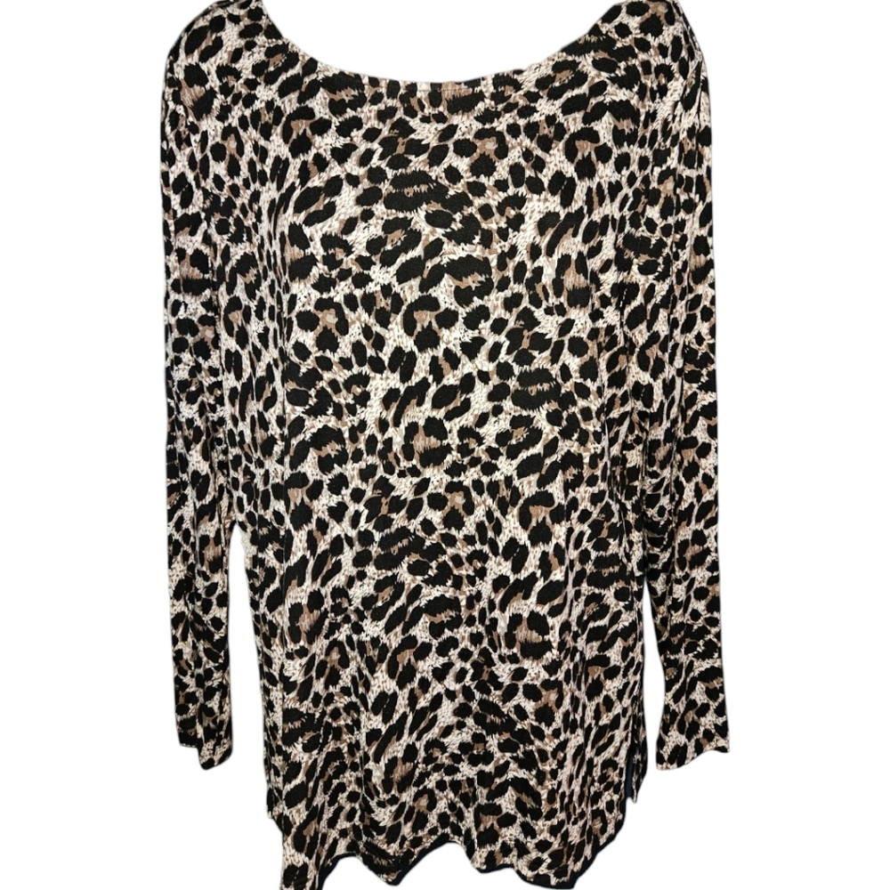 Mario Serrani Italy Animal Printed Split Hem Scoop Neck Long Sleeve Top